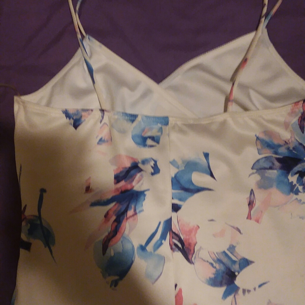 Dress - Picture 8 of 9